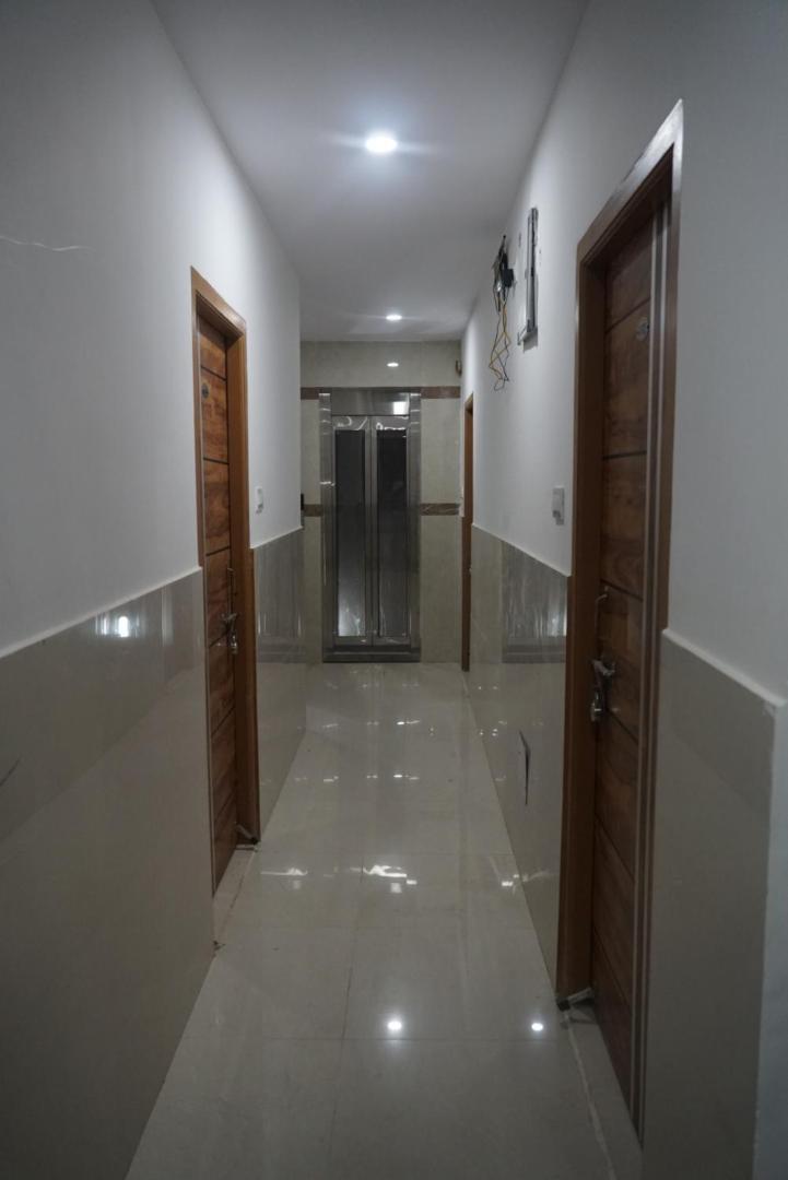 Cosmic Hotel & Guest House Gachibowli Raidurg Hyderabad Exterior photo