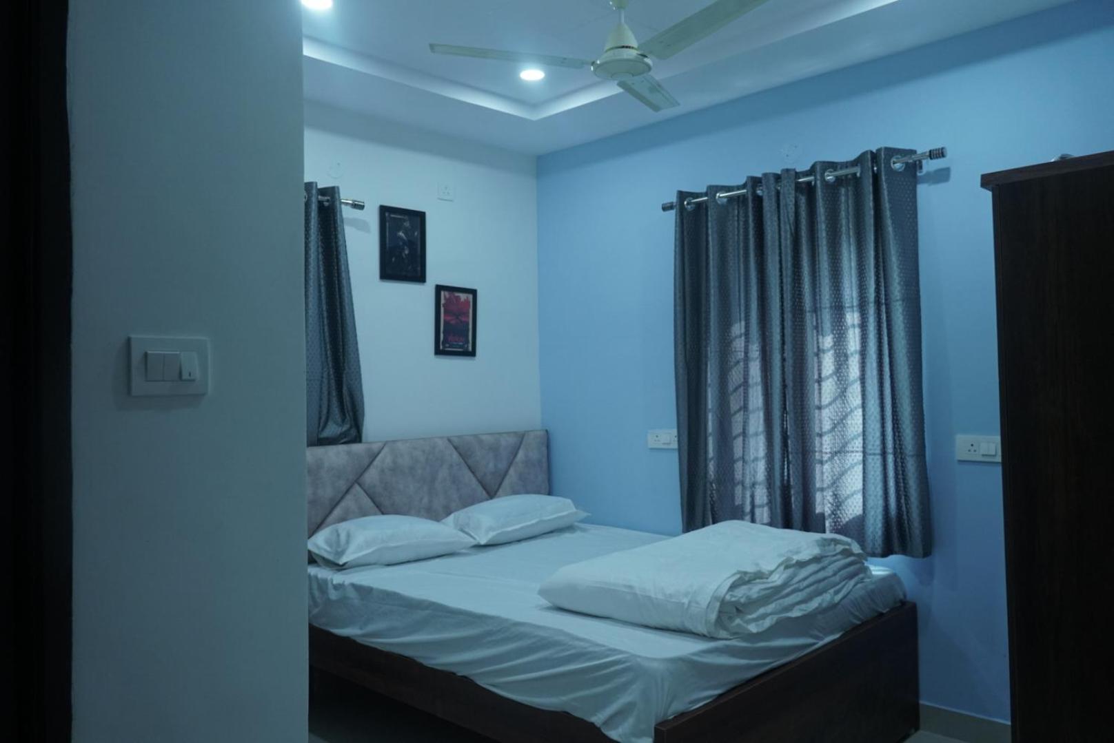 Cosmic Hotel & Guest House Gachibowli Raidurg Hyderabad Exterior photo